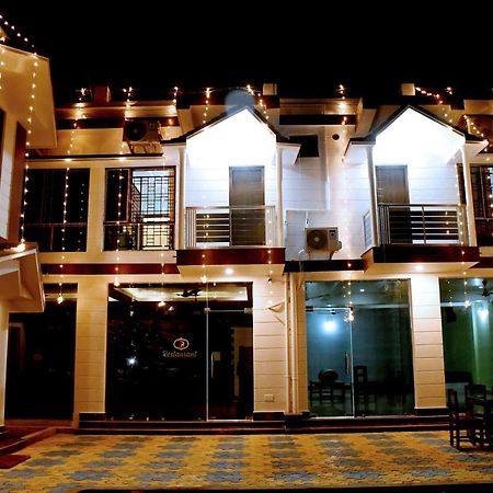Hotel Aayes And Resort Shānti Niketan Dış mekan fotoğraf